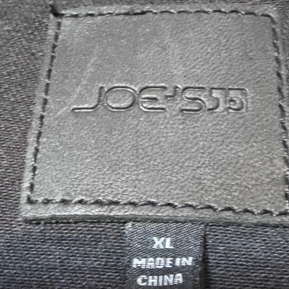 Joe’s Jeans Black Denim Jacket Women’s XL | Classic Minimalist Dark Wash Trucker - Picture 6 of 6